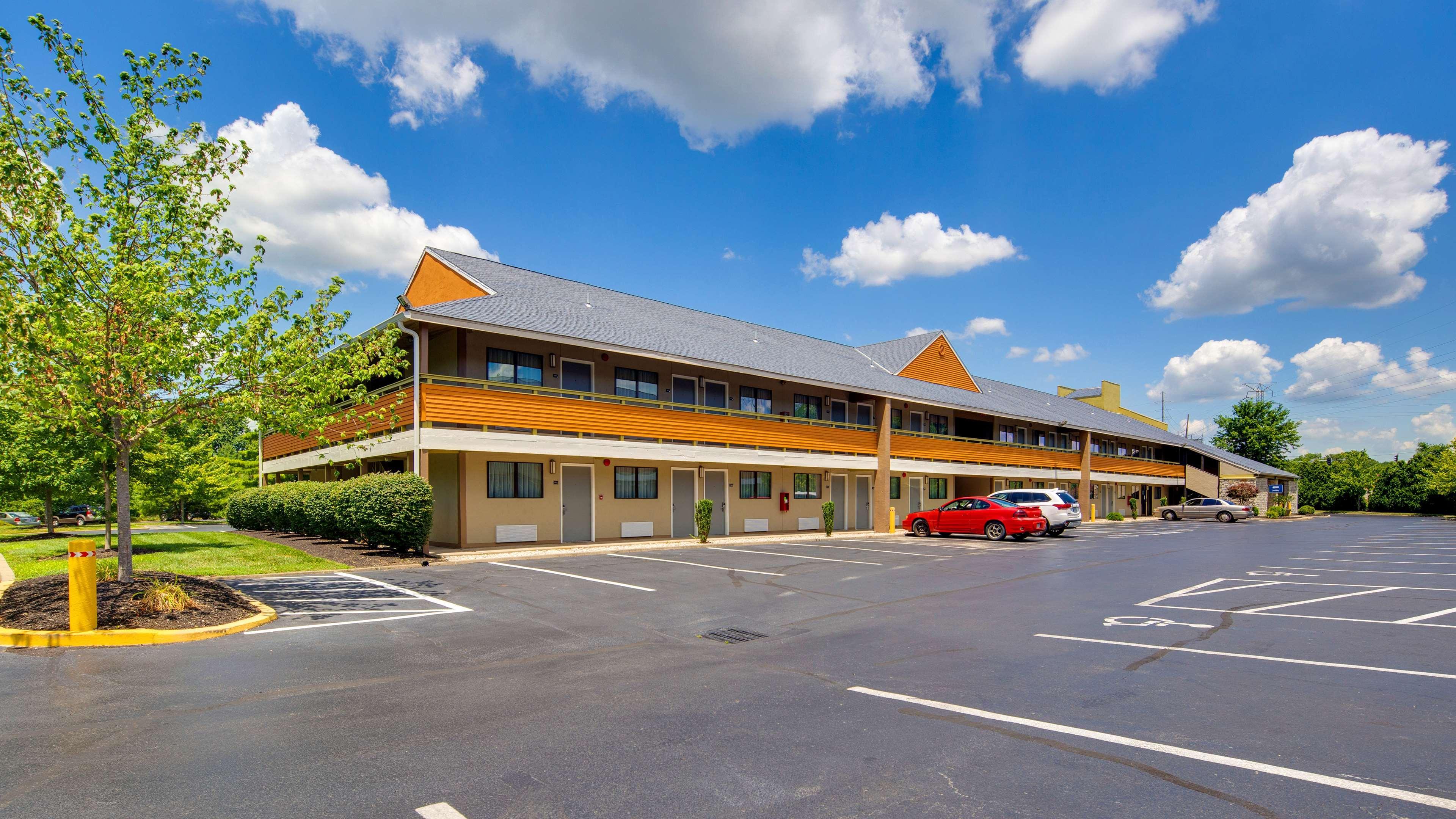 Cherry Grove Best Western Clermont מראה חיצוני תמונה